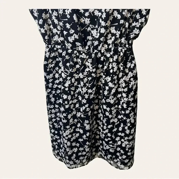 0175W. BCBGENERATION MINI DRESS SIZE SMALL‎ BLACK FLORAL - Picture 4 of 9